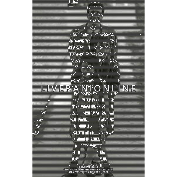 NEG-RETROSPETTIVA LUIGI VANNUCCHI ATTORE NELLA FOTO LUIGI VANNUCCHI A ROMA NELL\'ANNO 1968 CON LA FAMIGLIA FOTO PASCUTTINI-AG ALDO LIVERANI SAS 