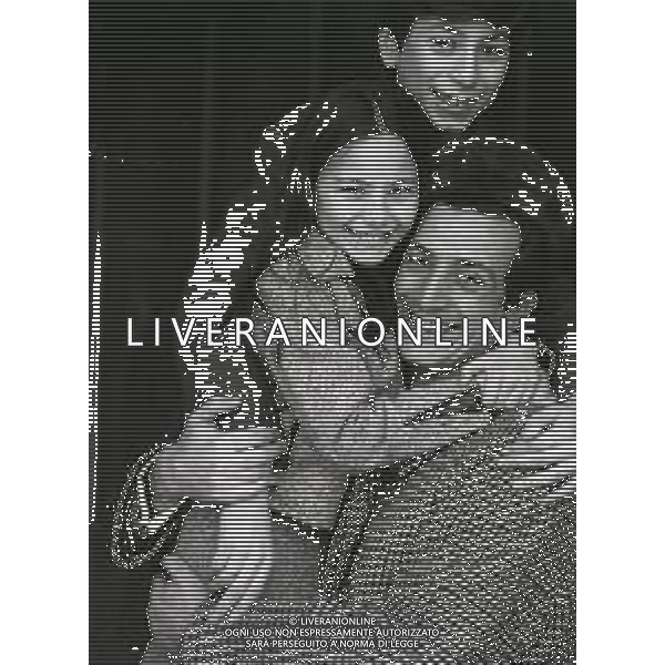 NEG-RETROSPETTIVA LUIGI VANNUCCHI ATTORE NELLA FOTO LUIGI VANNUCCHI A ROMA NELL\'ANNO 1968 CON LA FAMIGLIA FOTO PASCUTTINI-AG ALDO LIVERANI SAS 