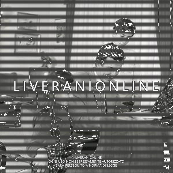 NEG-RETROSPETTIVA LUIGI VANNUCCHI ATTORE NELLA FOTO LUIGI VANNUCCHI A ROMA NELL\'ANNO 1968 CON LA FAMIGLIA FOTO PASCUTTINI-AG ALDO LIVERANI SAS 