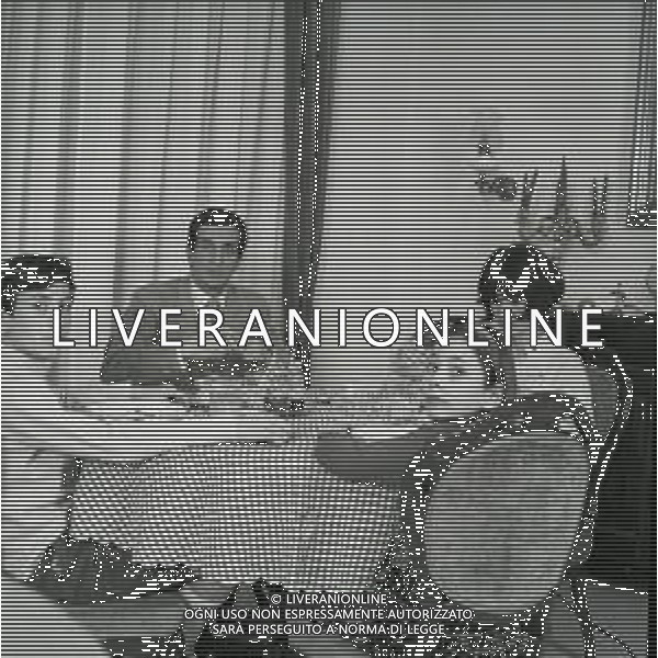 NEG-RETROSPETTIVA LUIGI VANNUCCHI ATTORE NELLA FOTO LUIGI VANNUCCHI A ROMA NELL\'ANNO 1968 CON LA FAMIGLIA FOTO PASCUTTINI-AG ALDO LIVERANI SAS 