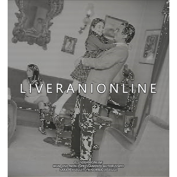 NEG-RETROSPETTIVA LUIGI VANNUCCHI ATTORE NELLA FOTO LUIGI VANNUCCHI A ROMA NELL\'ANNO 1968 CON LA FAMIGLIA FOTO PASCUTTINI-AG ALDO LIVERANI SAS 