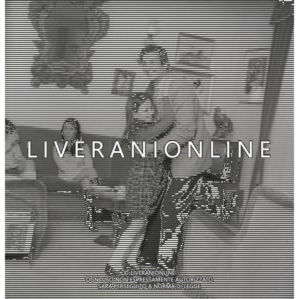 NEG-RETROSPETTIVA LUIGI VANNUCCHI ATTORE NELLA FOTO LUIGI VANNUCCHI A ROMA NELL\'ANNO 1968 CON LA FAMIGLIA FOTO PASCUTTINI-AG ALDO LIVERANI SAS 