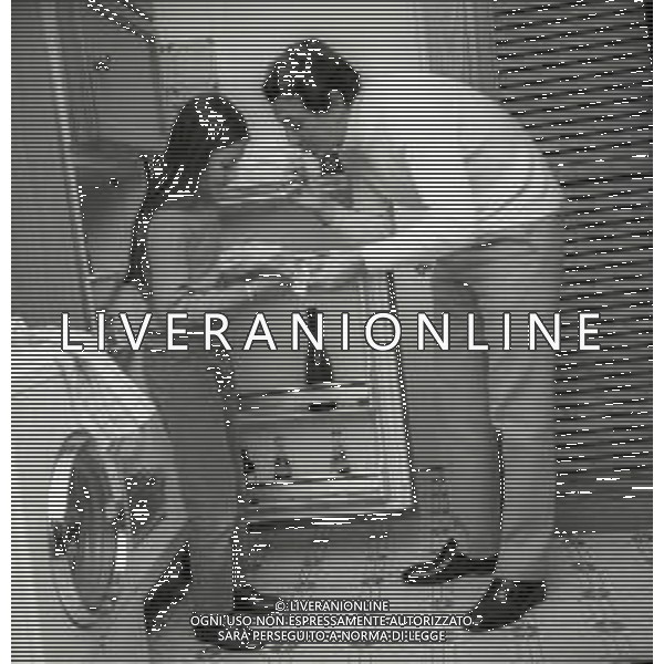 NEG-RETROSPETTIVA LUIGI VANNUCCHI ATTORE NELLA FOTO LUIGI VANNUCCHI A ROMA NELL\'ANNO 1968 CON LA FAMIGLIA FOTO PASCUTTINI-AG ALDO LIVERANI SAS 