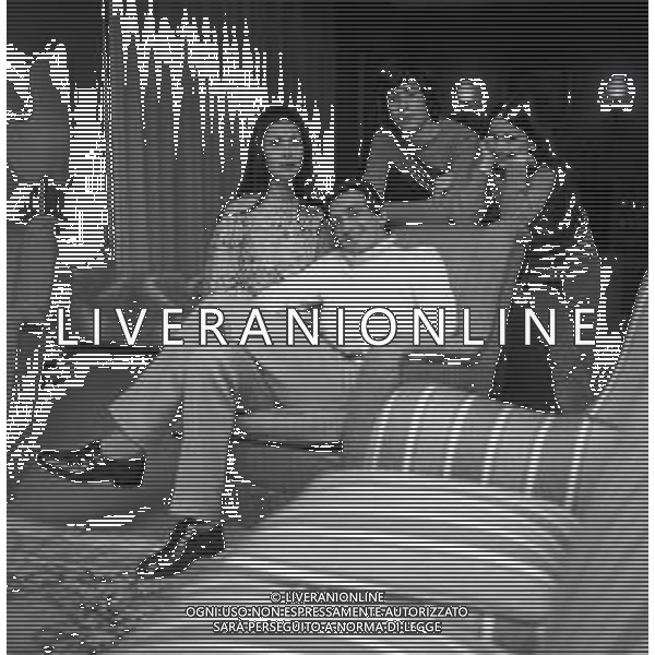 NEG-RETROSPETTIVA LUIGI VANNUCCHI ATTORE NELLA FOTO LUIGI VANNUCCHI A ROMA NELL\'ANNO 1968 CON LA FAMIGLIA FOTO PASCUTTINI-AG ALDO LIVERANI SAS 