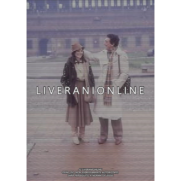 DIAP-COL-RETROSPETTIVA LUIGI VANNUCCHI ATTORE NELLA FOTO LUIGI VANNUCCHI CON LA FIGLIA SABINA A MILANO CASTELLO SFORZESCO NELL\'ANNO 1978 AG ALDO LIVERANI SAS