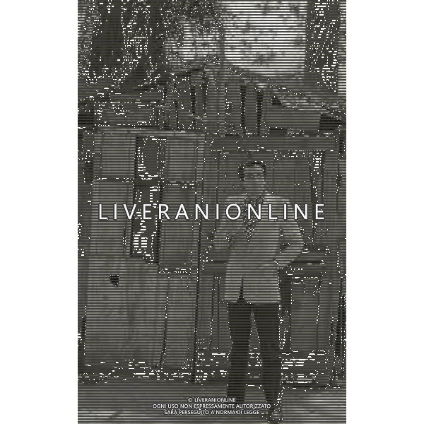 NEG-RETROSPETTIVA LUIGI VANNUCCHI ATTORE NELLA FOTO LUIGI VANNUCCHI A ROMA NELL\'ANNO 1970 AG ALDO LIVERANI SAS