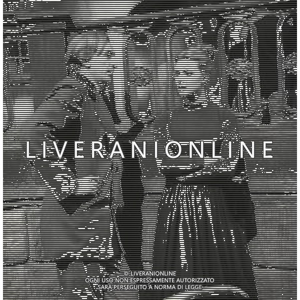 NEG-RETROSPETTIVA LUIGI VANNUCCHI ATTORE NELLA FOTO LUIGI VANNUCCHI CON ILARIA OCCHINI REGIA DI MAJANO ANTON GIULIO NELLA MINI SERIE TELEVISIVA “DELITTO E CASTIGO“ ANNO 1963 AG ALDO LIVERANI SAS