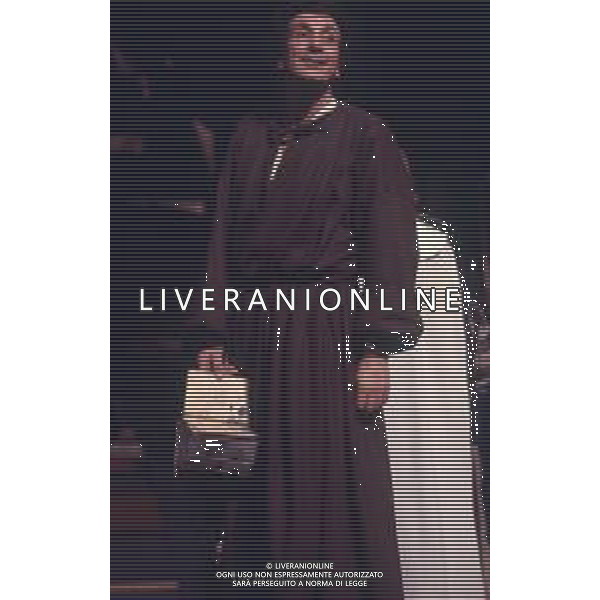 COL-RETROSPETTIVA LUIGI VANNUCCHI ATTORE NELLA FOTO LUIGI VANNUCCHI NELLA COMMEDIA TEATRALE“MISURAPER MISURA“ CON GABRIELE LAVIA AG ALDO LIVERANI SAS  
