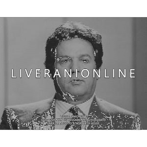 Dia- RETROSPETTIVA RENATO POZZETTO ATTORE NELLA FOTO NELLA TRASMISSIONE TELEVISIVA “ RISATISSIMA“ NELL\'ANNO 1985 AG ALDO LIVERANI SAS