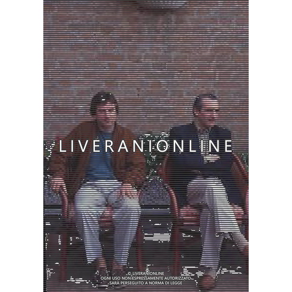 DIAP-RETROSPETTIVA ROBERT DE NIRO ATTORE NELLA FOTO ROBERT DE NIRO NELL\'ANNO 1990 A VENEZIA CON MARTIN SORZESE AG ALDO LIVERANI SAS  