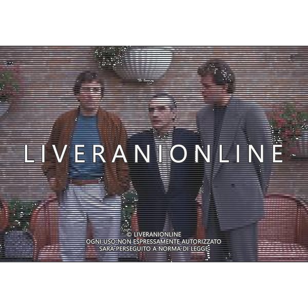 DIAP-RETROSPETTIVA ROBERT DE NIRO ATTORE NELLA FOTO ROBERT DE NIRO NELL\'ANNO 1990 A VENEZIA CON MARTIN SORZESE AG ALDO LIVERANI SAS  