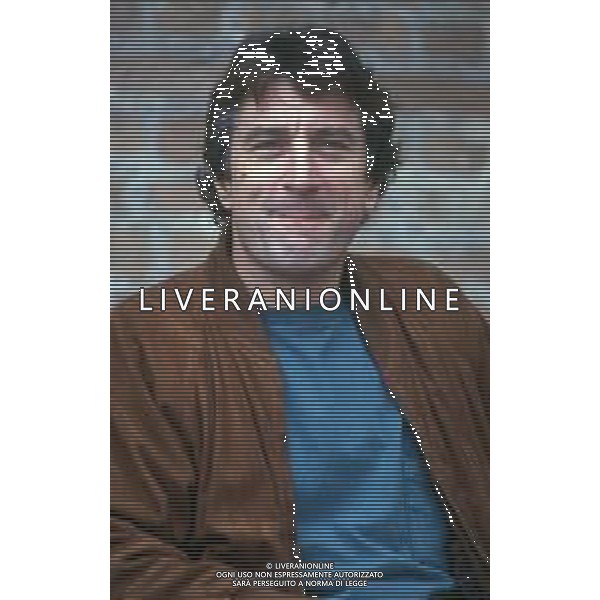 DIAP-RETROSPETTIVA ROBERT DE NIRO ATTORE NELLA FOTO ROBERT DE NIRO NELL\'ANNO 1990 A VENEZIA AG ALDO LIVERANI SAS 