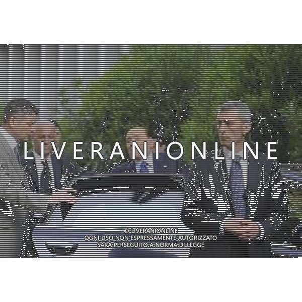 Roma - 21/05/2014 - Studi Rai - Silvio Berlusconi ospite della trasmissione TV " Agora\' " - nella foto: Silvio Berlusconi arriva con la scorta nel piazzale / Ph. Fabrizio Corradetti - Ag. Aldo Liverani sas