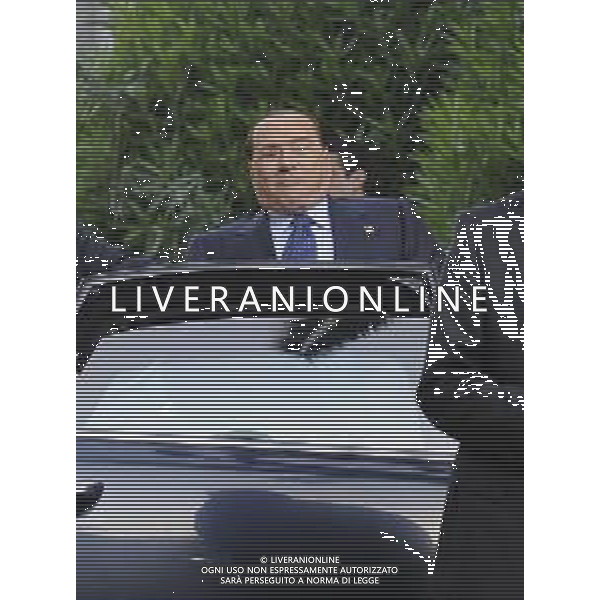 Roma - 21/05/2014 - Studi Rai - Silvio Berlusconi ospite della trasmissione TV " Agora\' " - nella foto: Silvio Berlusconi arriva con la scorta nel piazzale / Ph. Fabrizio Corradetti - Ag. Aldo Liverani sas