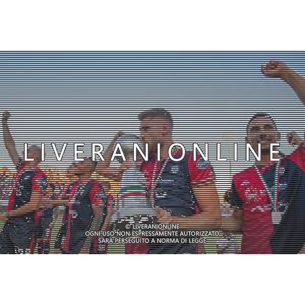 12-6-2023-Il Cagliari Calcio allo stadio Unipol Domus di Cagliari, riceve la coppa Nexus, assegnata ai vincitori dei play off Btk 2022/2023 e promossi in serie A, dopo avere battuto il SSC Bari il giorno 11/6/2023 nella finalissima. Foto Salvatore Moi/Aldo Liverani s.a.s. Nella foto: Cagliari calcio alza la coppa Nexus per aver vinto i play off serie Btk 2022/2023 e conquistato la serie A ©MOI SALVATORE/AGENZIA ALDO LIVERANI SAS