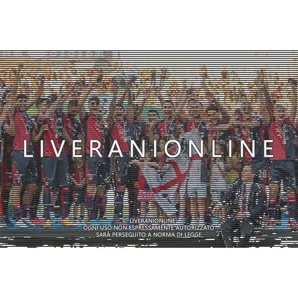 12-6-2023-Il Cagliari Calcio allo stadio Unipol Domus di Cagliari, riceve la coppa Nexus, assegnata ai vincitori dei play off Btk 2022/2023 e promossi in serie A, dopo avere battuto il SSC Bari il giorno 11/6/2023 nella finalissima. Foto Salvatore Moi/Aldo Liverani s.a.s. Nella foto: Cagliari calcio alza la coppa Nexus per avere vinto i play off serioe Btk 2022/2023 e conquistato serie A