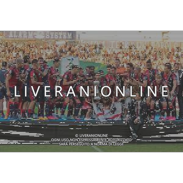 12-6-2023-Il Cagliari Calcio allo stadio Unipol Domus di Cagliari, riceve la coppa Nexus, assegnata ai vincitori dei play off Btk 2022/2023 e promossi in serie A, dopo avere battuto il SSC Bari il giorno 11/6/2023 nella finalissima. Foto Salvatore Moi/Aldo Liverani s.a.s. Nella foto: Cagliari calcio alza la coppa Nexus per avere vinto i play off serioe Btk 2022/2023 e conquistato serie A