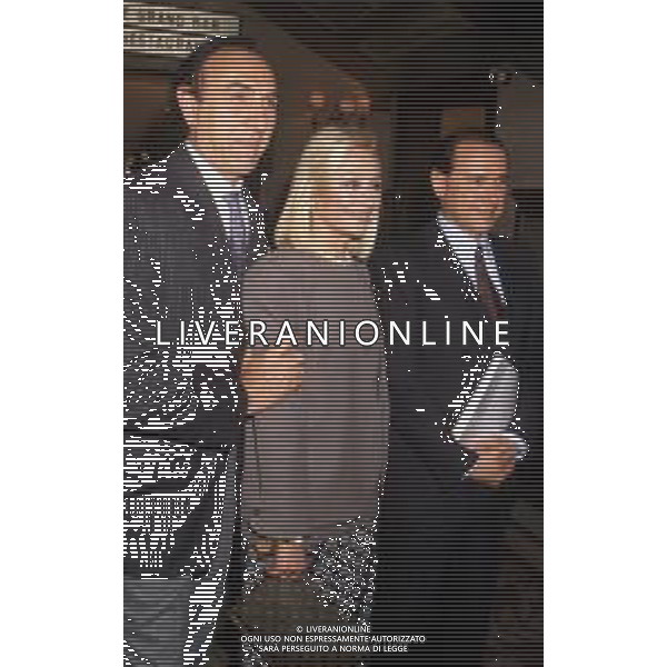 Dia- RETROSPETTIVA SILVIO BERLUSCONI STATISTA-POLITICO NELLA FOTO CON RAFFAELLA CARRA\' E PIPPO BAUDO NEL 1987 AG ALDO LIVERANI SAS