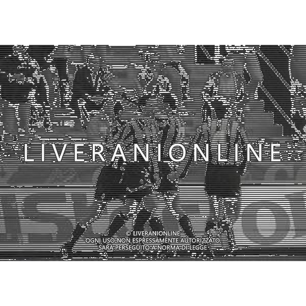 13-12-1993 MILANO CAMPIONATO DI CALCIO SERIE A INTER-SAMPDORIA 3-0 NELLA FOTO ABBRACCI INTER DOPO IL GOAL AG ALDO LIVERANI SAS