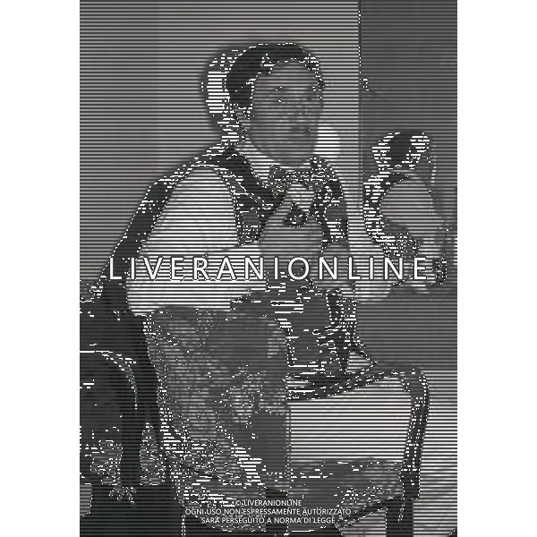 NEG-RETROSPETTIVA TURI FERRO ATTORE NELLA FOTO TURI FERRO E FIORETTA MARI NELL\'ANNO 1980 AG ALDO LIVERANI SAS 