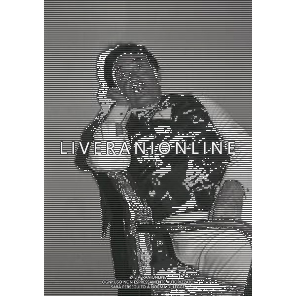 NEG-RETROSPETTIVA TURI FERRO ATTORE NELLA FOTO TURI FERRO E FIORETTA MARI NELL\'ANNO 1980 AG ALDO LIVERANI SAS 