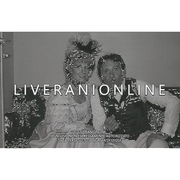 NEG-RETROSPETTIVA TURI FERRO ATTORE NELLA FOTO TURI FERRO E FIORETTA MARI NELL\'ANNO 1980 AG ALDO LIVERANI SAS 
