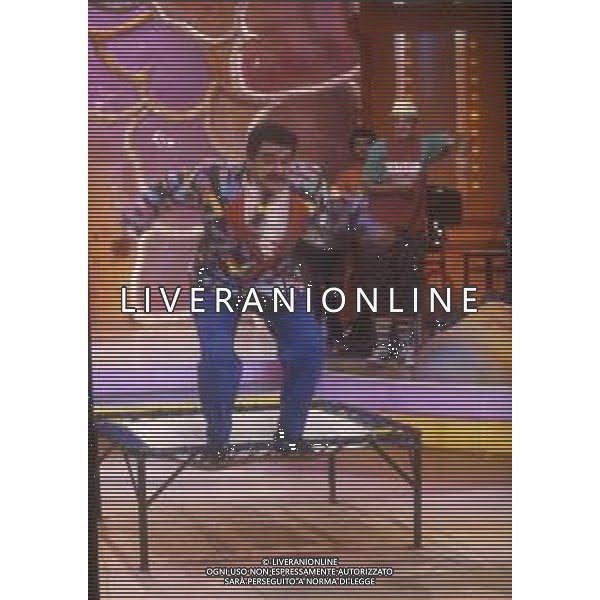 DIAP-RETROSPETTIVA SERGIO VASTANO ATTORE-COMICO  NELLA FOTO SERGIO VASTANO NELL\'ANNO 1989 NELLA TRASMISSIONE TELEVISIVA“TELEVIGGIU\' “ AG ALDO LIVERANI SAS