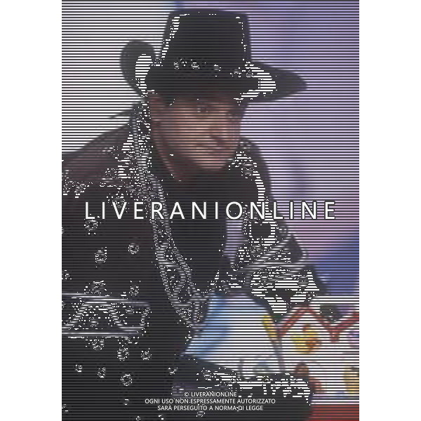 RETROSPETTIVA SERGIO VASTANO ATTORE-COMICO NELLA FOTO SERGIO VASTANO NELLA TRASMISSIONE TELEVISIVA “PAPERISSIMA “  AG ALDO LIVERANI SAS 