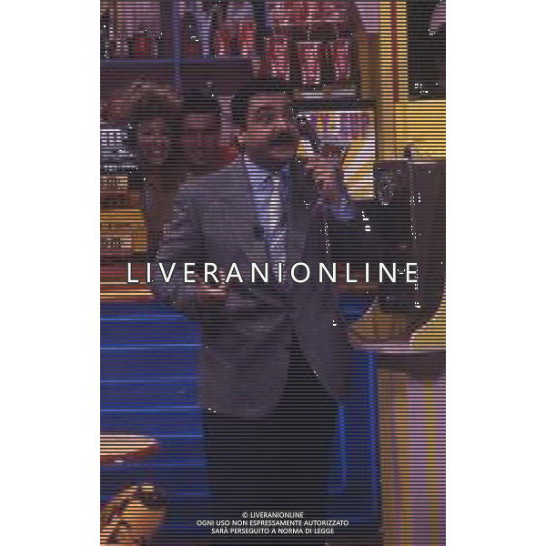 DIAP-RETROSPETTIVA SERGIO VASTANO ATTORE-COMICO NELLA FOTO SERGIO VASTANO NELLA TRASMISSIONE TELEVISIVA “DRIVE IN“ AG ALDO LIVERANI SAS  