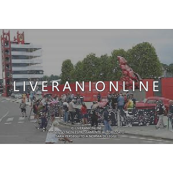 IMOLA AUTODROMO ENZO E DINO FERRARI INAUGURAZIONE DEL RESTAURO DEL MONUMENTO DI ARMAN PRESENZA DEL SINDACO MARCO PANIERI GIANCARLO MINARDI PIETRO BENVENUTI ELENA PENAZZI AUTORE DEL RESTAURO BRUNO BRUSA FORZE DELL\' ORDINE FEDERICO BENDINELLI ©SANNA/AGENZIA ALDO LIVERANI SAS