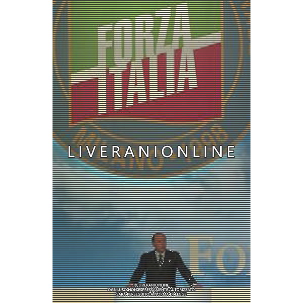 Neg Col- PRIMO CONGRESSO NAZIONALE DEL PARTITO DI FORZA ITALIA, AD ASSAGO (MILANO) DAL 16-18 APRILE 1998 NELLA FOTO IL PRESIDENTE SILVIO BERLUSCONI AG ALDO LIVERANI SAS