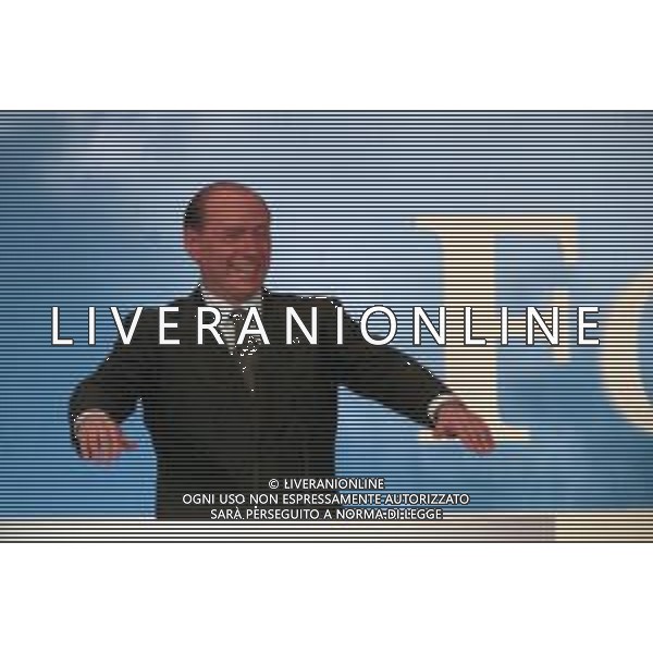 Neg Col- PRIMO CONGRESSO NAZIONALE DEL PARTITO DI FORZA ITALIA, AD ASSAGO (MILANO) DAL 16-18 APRILE 1998 NELLA FOTO IL PRESIDENTE SILVIO BERLUSCONI AG ALDO LIVERANI SAS