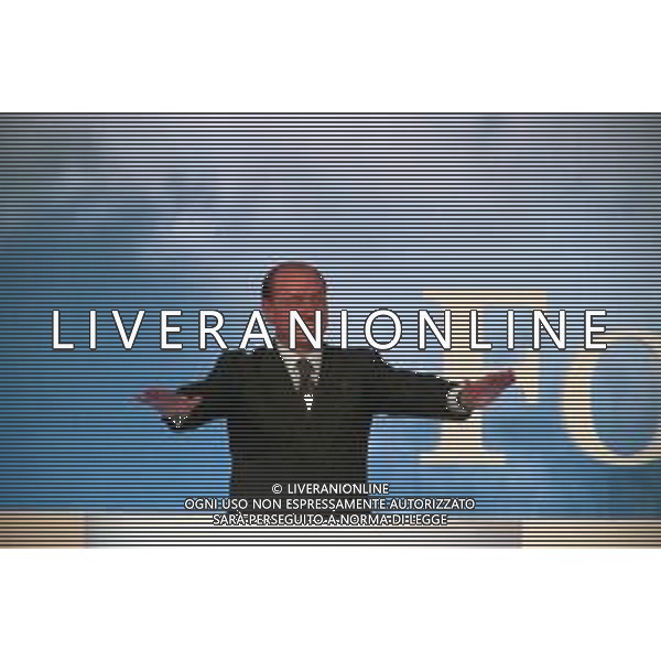Neg Col- PRIMO CONGRESSO NAZIONALE DEL PARTITO DI FORZA ITALIA, AD ASSAGO (MILANO) DAL 16-18 APRILE 1998 NELLA FOTO IL PRESIDENTE SILVIO BERLUSCONI AG ALDO LIVERANI SAS