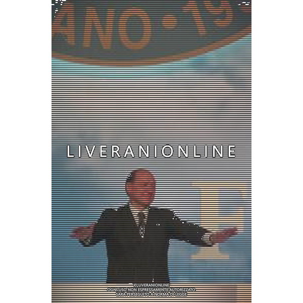 Neg Col- PRIMO CONGRESSO NAZIONALE DEL PARTITO DI FORZA ITALIA, AD ASSAGO (MILANO) DAL 16-18 APRILE 1998 NELLA FOTO IL PRESIDENTE SILVIO BERLUSCONI AG ALDO LIVERANI SAS