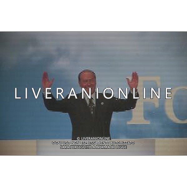 Neg Col- PRIMO CONGRESSO NAZIONALE DEL PARTITO DI FORZA ITALIA, AD ASSAGO (MILANO) DAL 16-18 APRILE 1998 NELLA FOTO IL PRESIDENTE SILVIO BERLUSCONI AG ALDO LIVERANI SAS