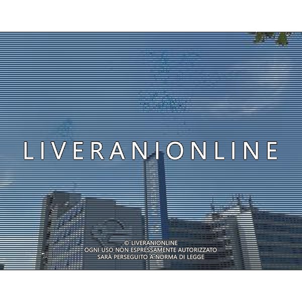 SEDE MEDIASET COLOGNO MONZESE (MILANO) 14.06.2023 NELLA FOTO IL LANCIO DI PALLONCINI AZZURRI NEL GIORNO DEL FUNERALE DI SILVIO BERLUSCONI AGENZIA ALDO LIVERANI SAS