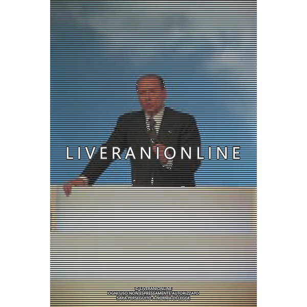 Neg Col- PRIMO CONGRESSO NAZIONALE DEL PARTITO DI FORZA ITALIA, AD ASSAGO (MILANO) DAL 16-18 APRILE 1998 NELLA FOTO IL PRESIDENTE SILVIO BERLUSCONI AG ALDO LIVERANI SAS