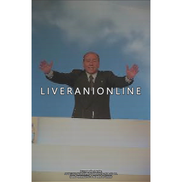 Neg Col- PRIMO CONGRESSO NAZIONALE DEL PARTITO DI FORZA ITALIA, AD ASSAGO (MILANO) DAL 16-18 APRILE 1998 NELLA FOTO IL PRESIDENTE SILVIO BERLUSCONI AG ALDO LIVERANI SAS