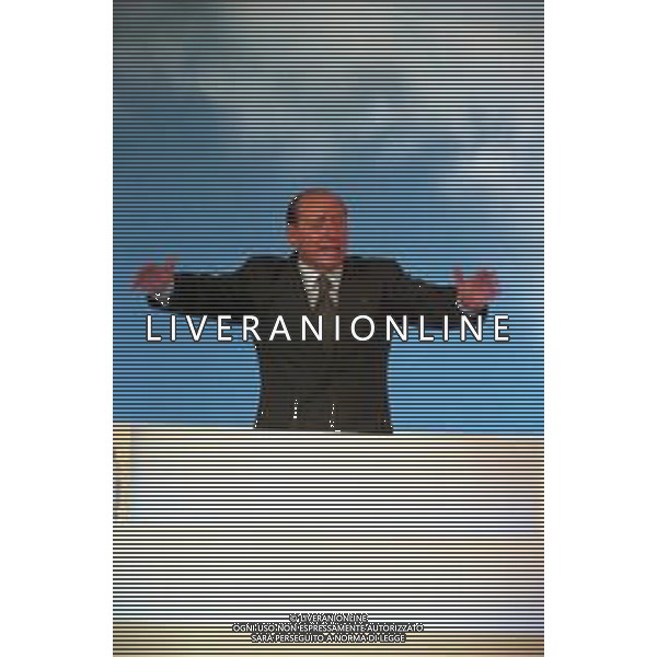 Neg Col- PRIMO CONGRESSO NAZIONALE DEL PARTITO DI FORZA ITALIA, AD ASSAGO (MILANO) DAL 16-18 APRILE 1998 NELLA FOTO IL PRESIDENTE SILVIO BERLUSCONI AG ALDO LIVERANI SAS
