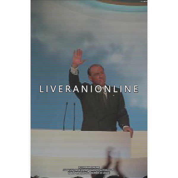 Neg Col- PRIMO CONGRESSO NAZIONALE DEL PARTITO DI FORZA ITALIA, AD ASSAGO (MILANO) DAL 16-18 APRILE 1998 NELLA FOTO IL PRESIDENTE SILVIO BERLUSCONI AG ALDO LIVERANI SAS
