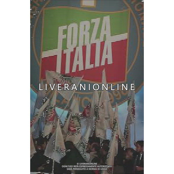 Neg Col- PRIMO CONGRESSO NAZIONALE DEL PARTITO DI FORZA ITALIA, AD ASSAGO (MILANO) DAL 16-18 APRILE 1998 NELLA FOTO IL PRESIDENTE SILVIO BERLUSCONI AG ALDO LIVERANI SAS
