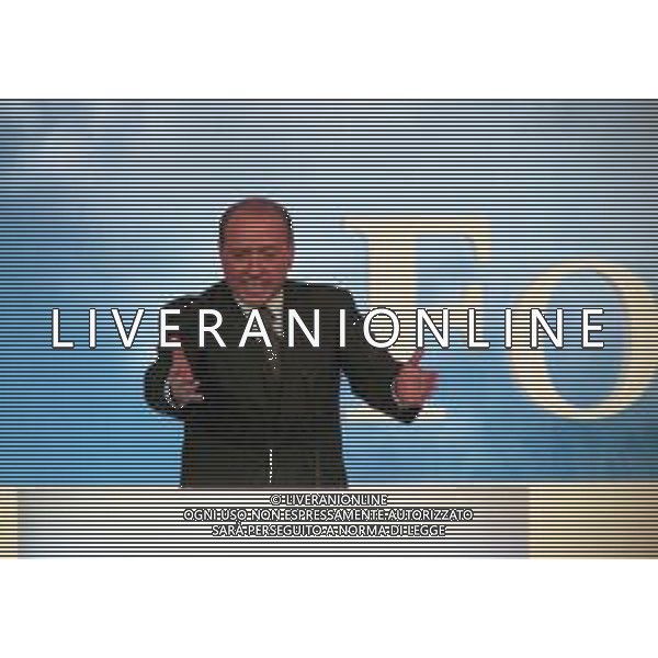 Neg Col- PRIMO CONGRESSO NAZIONALE DEL PARTITO DI FORZA ITALIA, AD ASSAGO (MILANO) DAL 16-18 APRILE 1998 NELLA FOTO IL PRESIDENTE SILVIO BERLUSCONI AG ALDO LIVERANI SAS