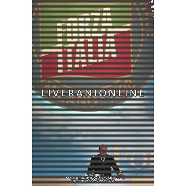Neg Col- PRIMO CONGRESSO NAZIONALE DEL PARTITO DI FORZA ITALIA, AD ASSAGO (MILANO) DAL 16-18 APRILE 1998 NELLA FOTO IL PRESIDENTE SILVIO BERLUSCONI AG ALDO LIVERANI SAS
