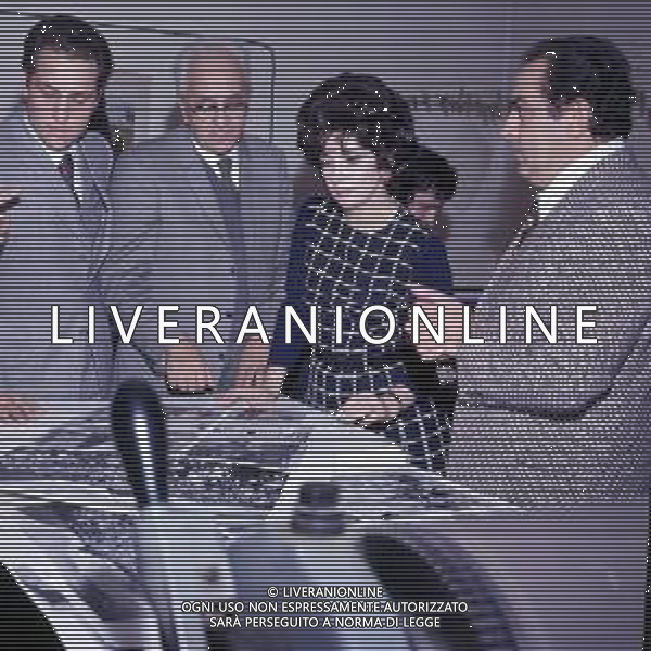 COL-RETROSPETTIVA GINA LOLLOBRIGIDA ATTRICE NELLA FOTO GINA LOLLOBRIGIDA A MILANO NELL\'ANNO 1972 PER LA STESURA DEL SUO LIBRO AG ALDO LIVERANI SAS