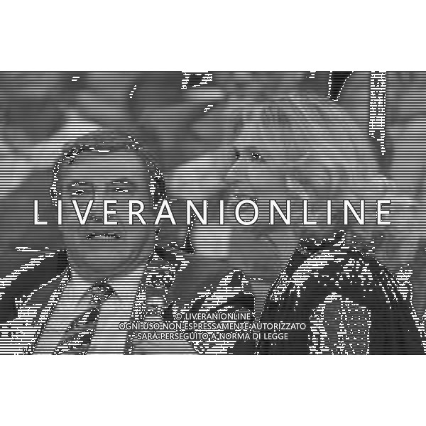 Neg- RETROSPETTIVA LORETTA GOGGI CANTANTE E CONDUTTRICE TELEVISIVA NELLA FOTO NEL PROGRAMMA RAI TV \'LORETTA GOGGI IN QUIZ\' A MILANO NEL 1984 AG ALDO LIVERANI SAS