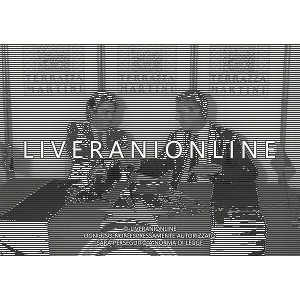 NEG-RETROSPETTIVA MASSIMO MORATTI PRESIDENTE INTER  NELLA FOTO MASSIMO MORATTI CON MARCO TRONCHETTI PROVERA PRESIDENTE PIRELLI PER LA SPONSORIZZAZIONE SULLE MAGLIE DELL\'INTER A TERRAZZA MARTINI MILANO NELL\'ANNO 1995 AG ALDO LIVERANI SAS  