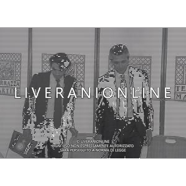 NEG-RETROSPETTIVA MASSIMO MORATTI PRESIDENTE INTER  NELLA FOTO MASSIMO MORATTI CON MARCO TRONCHETTI PROVERA PRESIDENTE PIRELLI PER LA SPONSORIZZAZIONE SULLE MAGLIE DELL\'INTER A TERRAZZA MARTINI MILANO NELL\'ANNO 1995 AG ALDO LIVERANI SAS  