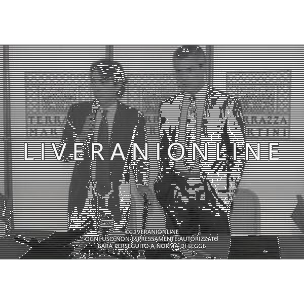 NEG-RETROSPETTIVA MASSIMO MORATTI PRESIDENTE INTER  NELLA FOTO MASSIMO MORATTI CON MARCO TRONCHETTI PROVERA PRESIDENTE PIRELLI PER LA SPONSORIZZAZIONE SULLE MAGLIE DELL\'INTER A TERRAZZA MARTINI MILANO NELL\'ANNO 1995 AG ALDO LIVERANI SAS  