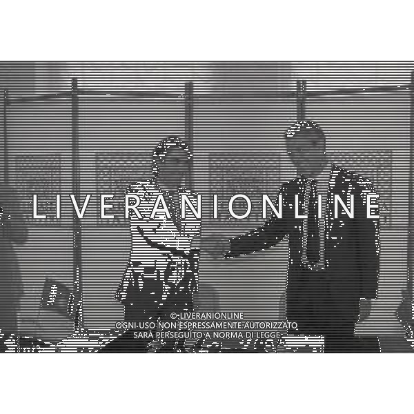 NEG-RETROSPETTIVA MASSIMO MORATTI PRESIDENTE INTER  NELLA FOTO MASSIMO MORATTI CON MARCO TRONCHETTI PROVERA PRESIDENTE PIRELLI PER LA SPONSORIZZAZIONE SULLE MAGLIE DELL\'INTER A TERRAZZA MARTINI MILANO NELL\'ANNO 1995 AG ALDO LIVERANI SAS  