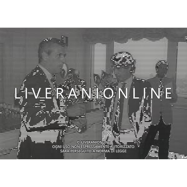 NEG-RETROSPETTIVA MASSIMO MORATTI PRESIDENTE INTER  NELLA FOTO MASSIMO MORATTI CON MARCO TRONCHETTI PROVERA PRESIDENTE PIRELLI PER LA SPONSORIZZAZIONE SULLE MAGLIE DELL\'INTER A TERRAZZA MARTINI MILANO NELL\'ANNO 1995 AG ALDO LIVERANI SAS  